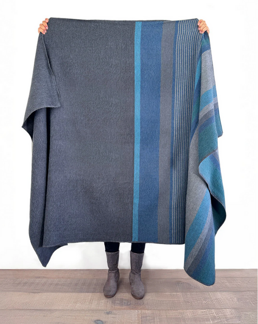 Alpakų vilnos pledas Dark Sea