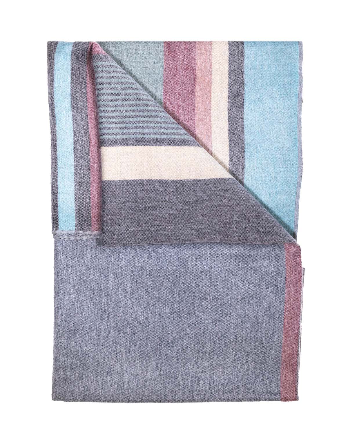 Alpakų vilnos pledas Blue Bird