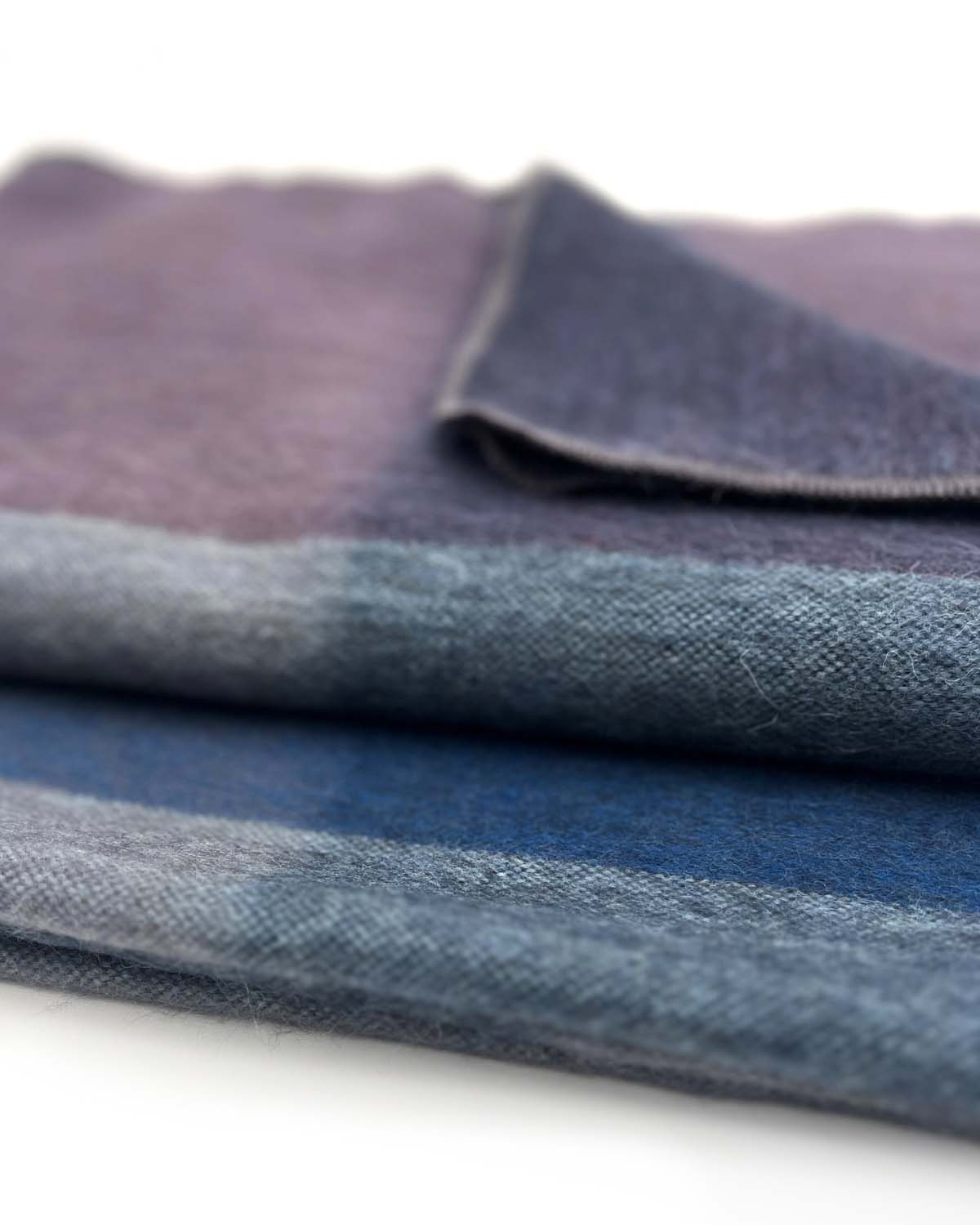 Alpakų vilnos pleda Plum